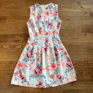 H&M Women's White, Pink, & Blue Sleeveless Floral Pleated Dress Size 6